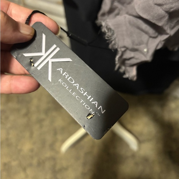 🛍Bundle sale🛍Kardashian Kollection Peach and Gray Ombre Scarf NWT - Picture 8 of 10